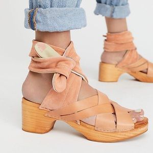 Free People Emmy Clog Ankle Wrap Sandal Leather Blush Tan Boho Size 10